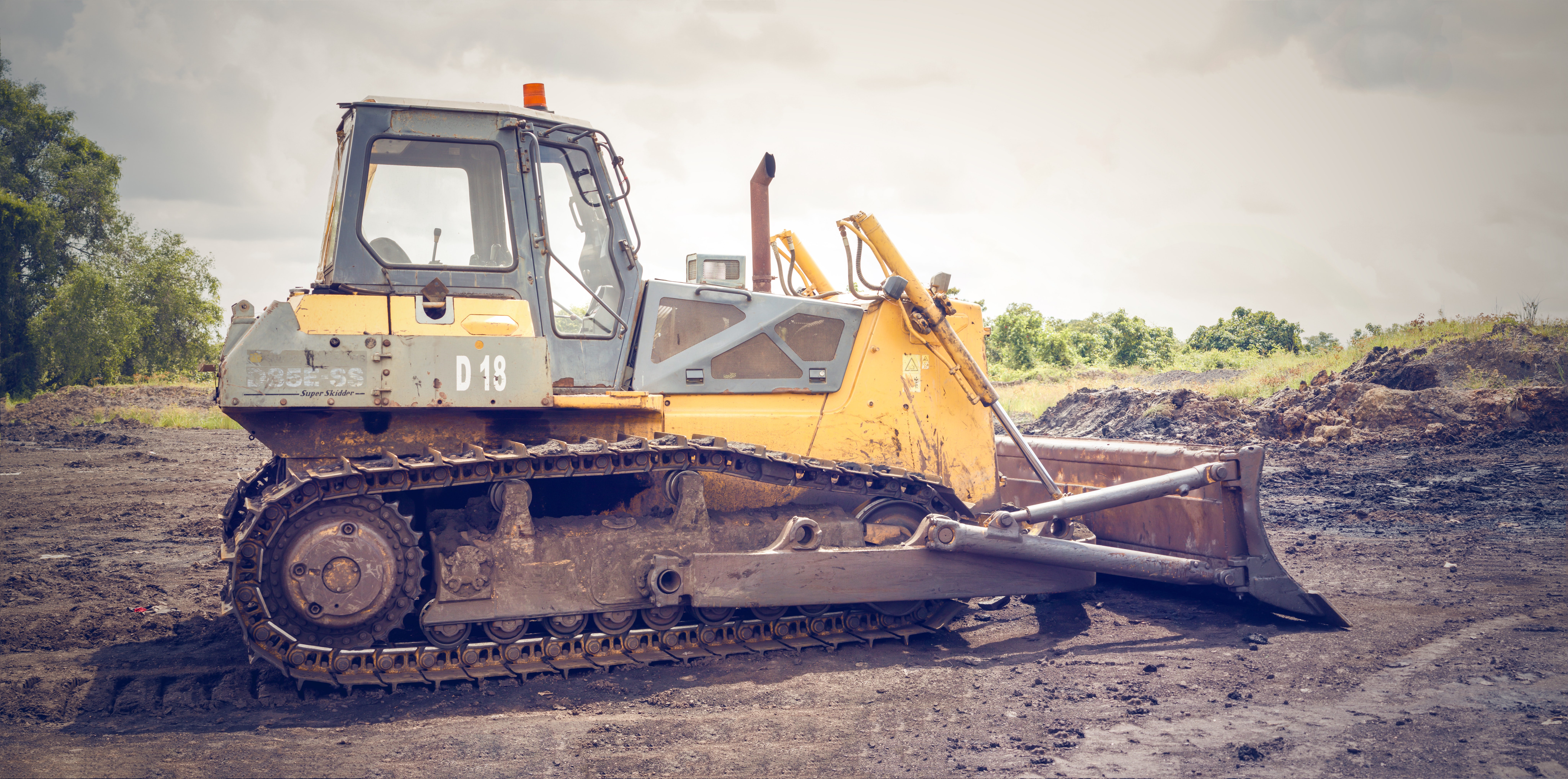 brown-coal-bulldozer-caterpillar-1009926